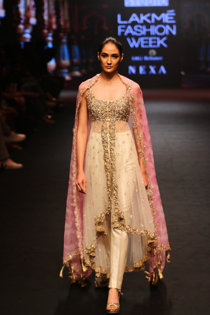 LFWSR18D4S5b-AshwiniReddy-Runway0003